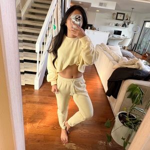 TNA Airy Fleece Boyfriend Cropped Sweatshirt